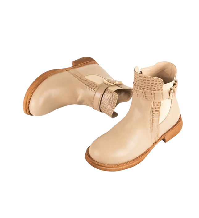 كود ٥٧٧ حذاء هاف بوت