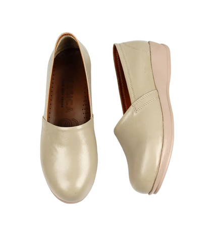 كود ٣٠١ حذاء