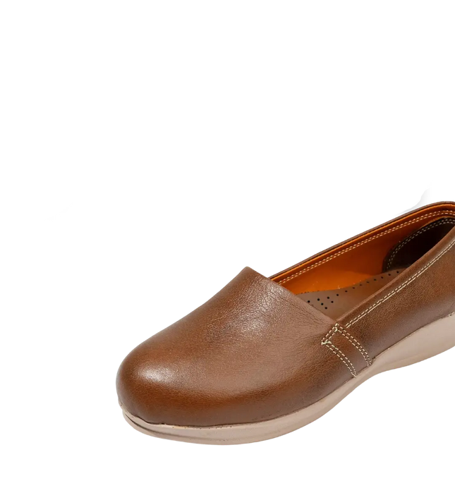 شوز حريمي جلد طبيعي مريح للمشي موديل 301 – حذاء يومي 