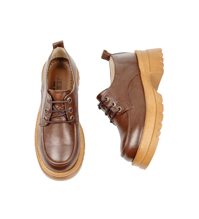 شوز حريمي جلد طبيعي مريح للمشي موديل 2010 – حذاء يومي 
