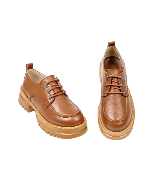 شوز حريمي جلد طبيعي مريح للمشي موديل 2010 – حذاء يومي 
