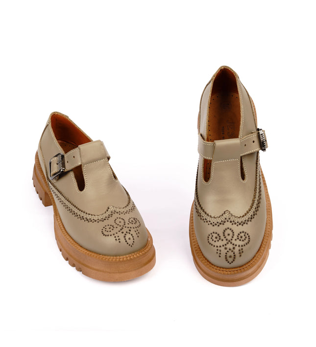 كود 2026 حذاء من الجلد الطبيعي