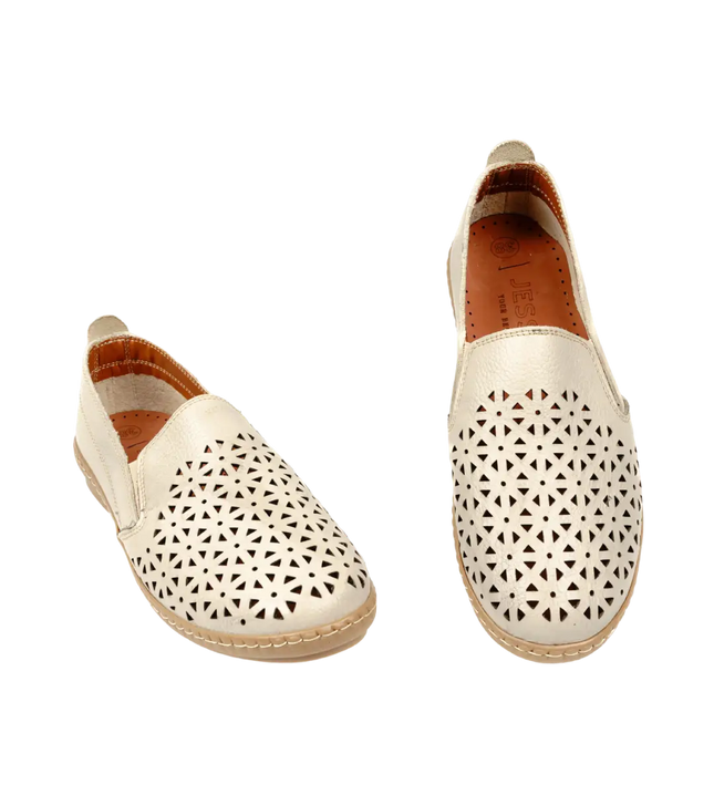 كود 128 حذاء من الجلد الطبيعي