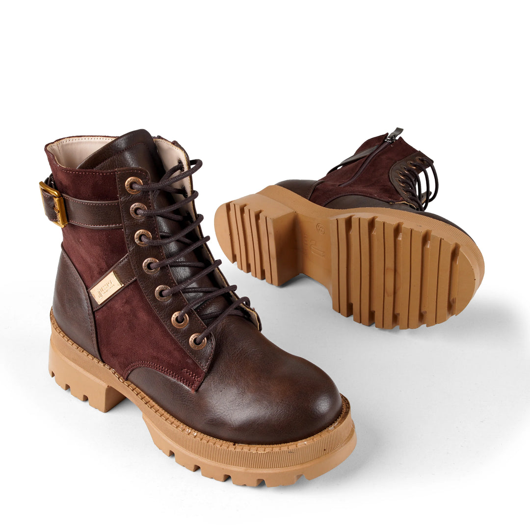 Jessica 590 cafe boot, sole and side view