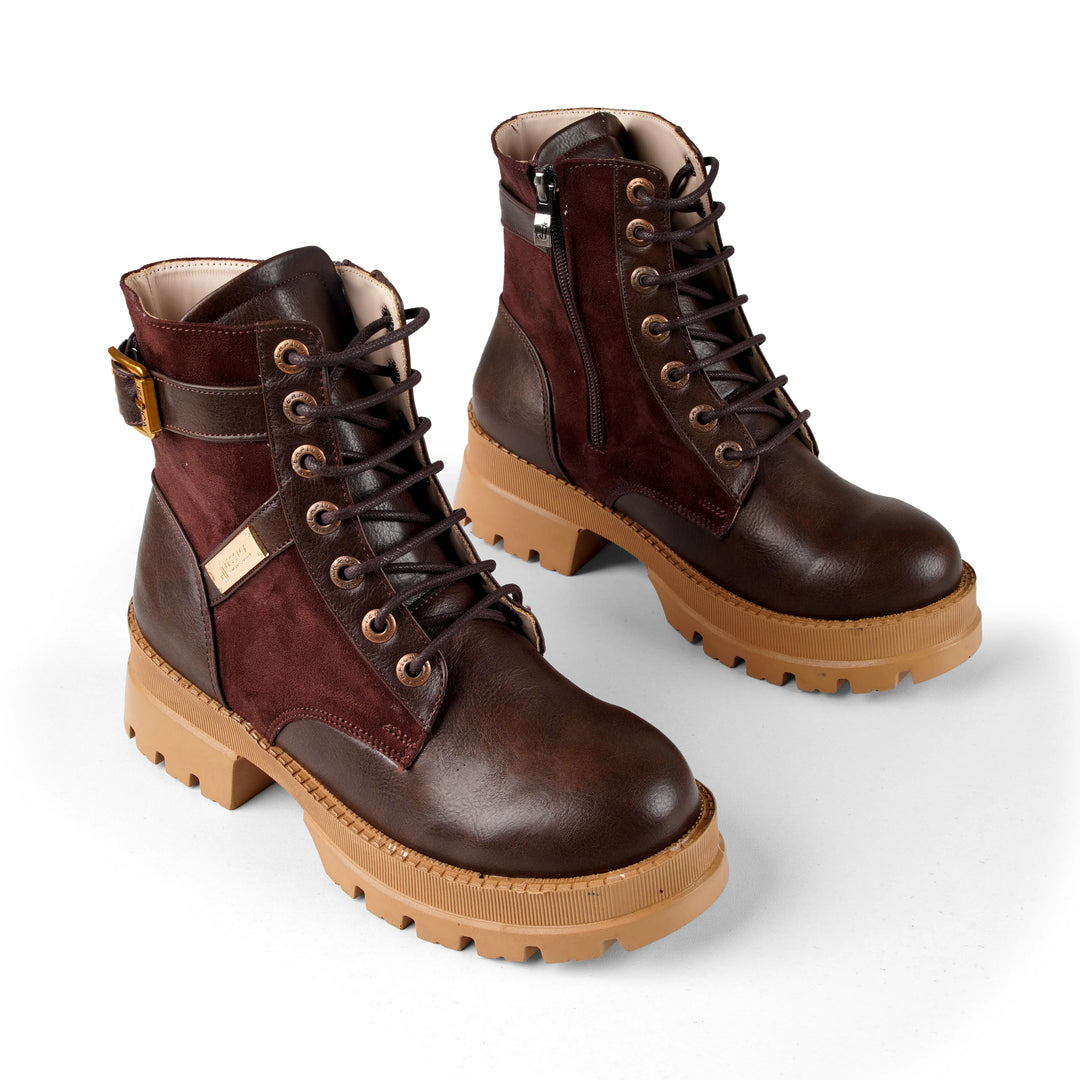 Jessica 590 walking boots in cafe, pair view