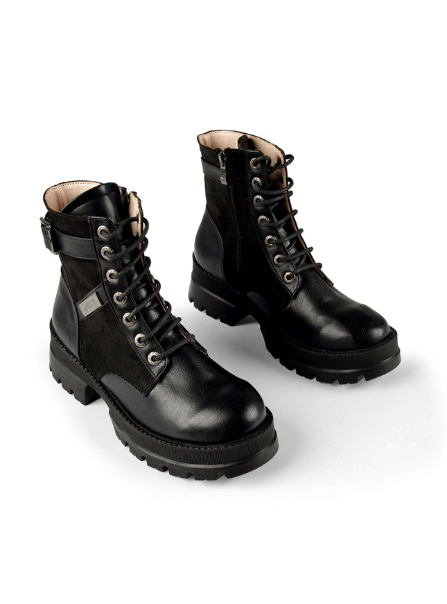 Jessica 590 walking boots in black, pair view