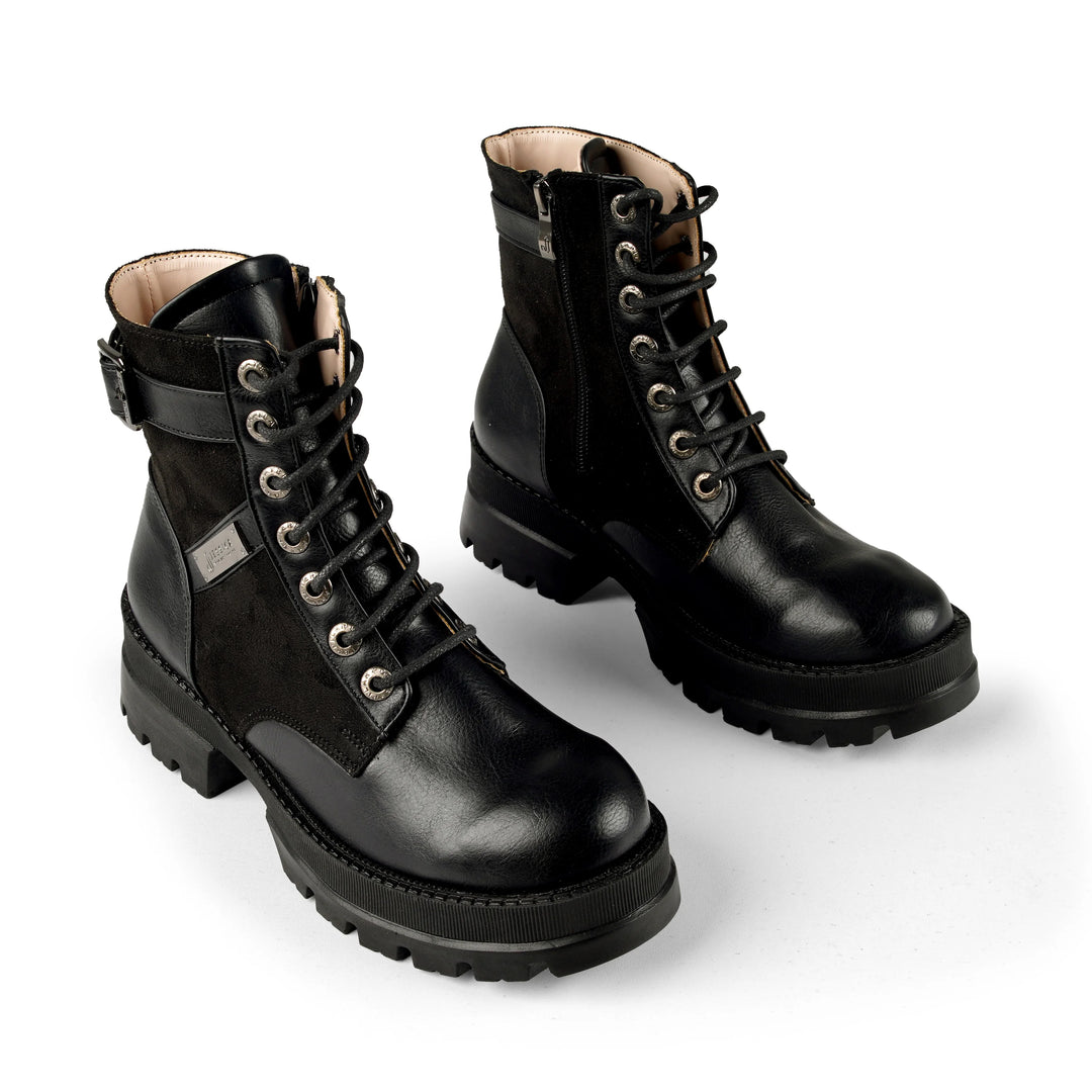 Jessica 590 walking boots in black, pair view