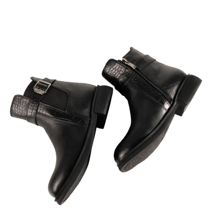 كود ٥٧٧ حذاء هاف بوت