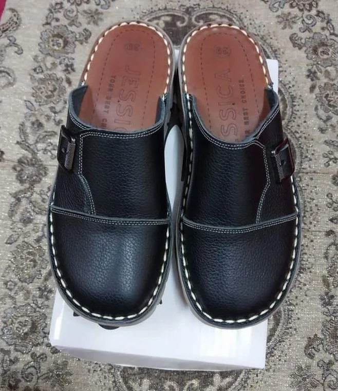 Code 217 Women's natural leather sapo, hand-sewn - Real-life image - Jessica